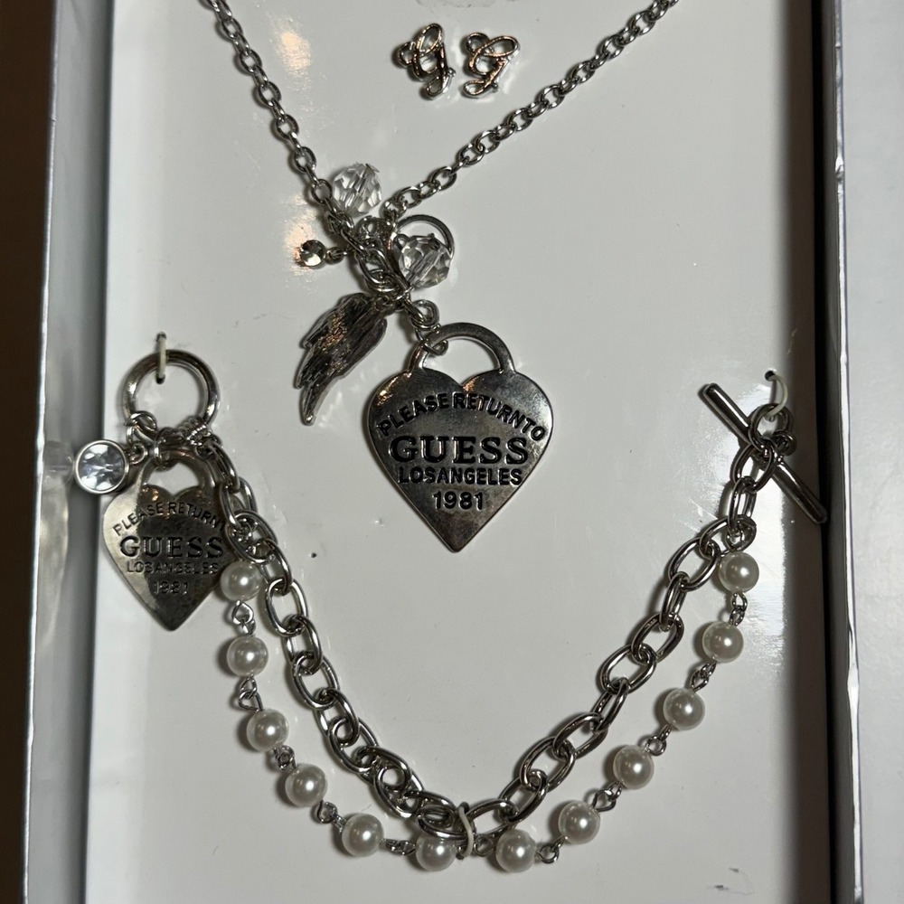 Guess Est. 1981 Silver Tone Heart Pendant Necklace Bracelet Earring Jewelry Set